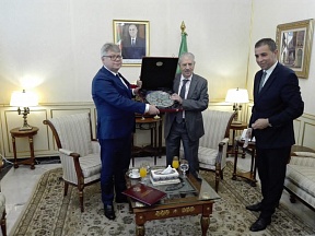 Sur la visite de l’Ambassadeur de la Fédération de Russie en Algérie au Président du Conseil de la nation de la RADP
