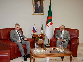 Sur l’entretien de l’Ambassadeur de Russie en Algérie avec le Ministre de la Communication de la RADP